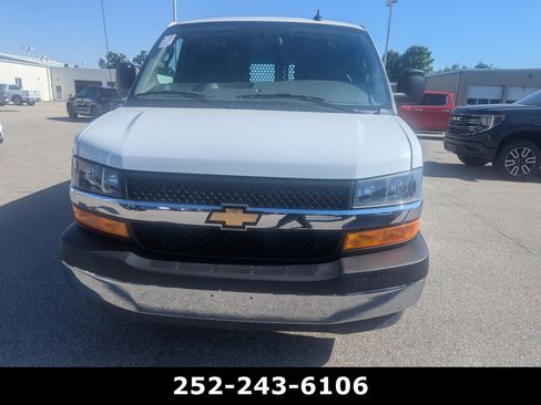 Used 2025 Chevrolet Express 2500 w/ Driver Convenience Package RWD image 2