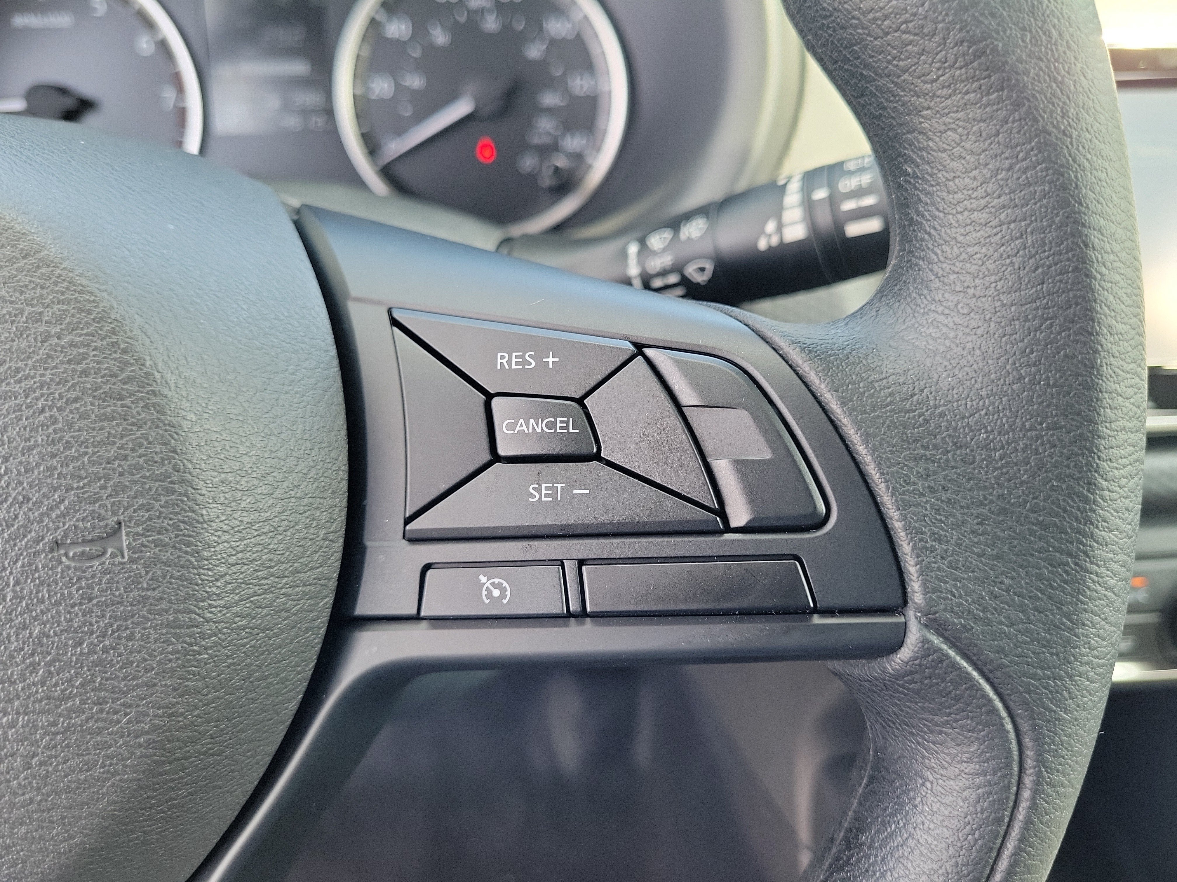 Certified 2025 Nissan Kicks Play S FWD image 18