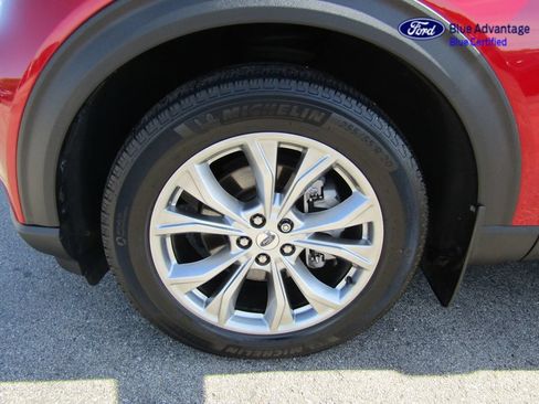 Certified 2024 Ford Explorer XLT w/ Equipment Group 202A AWD/4WD image 11