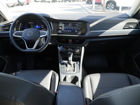 Used 2023 Volkswagen Jetta SE image 21