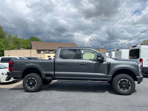 New 2026 Ford F250 XLT w/ XLT Premium Package AWD/4WD image 4