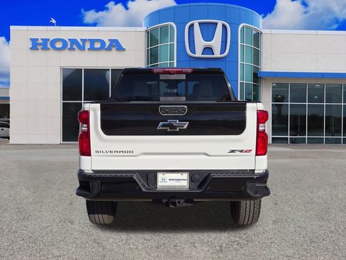 Used 2025 Chevrolet Silverado 1500 ZR2 w/ Technology Package AWD/4WD image 4