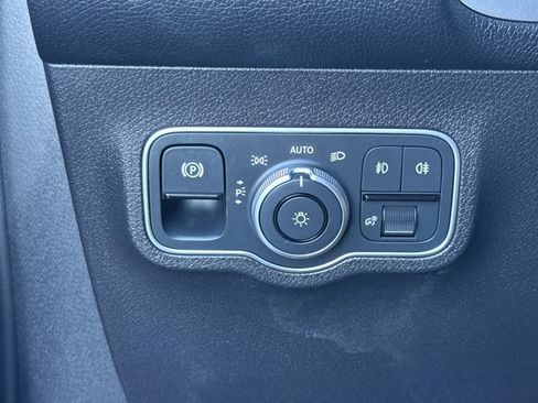 Certified 2024 Mercedes-Benz GLB 250 4MATIC image 16