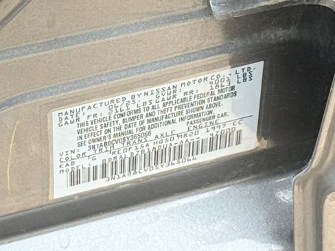 Used 2025 Nissan Sentra SV FWD image 29