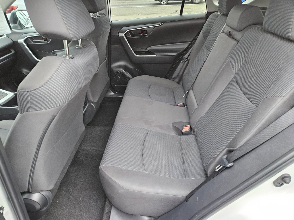 Used 2025 Toyota RAV4 LE AWD/4WD image 13