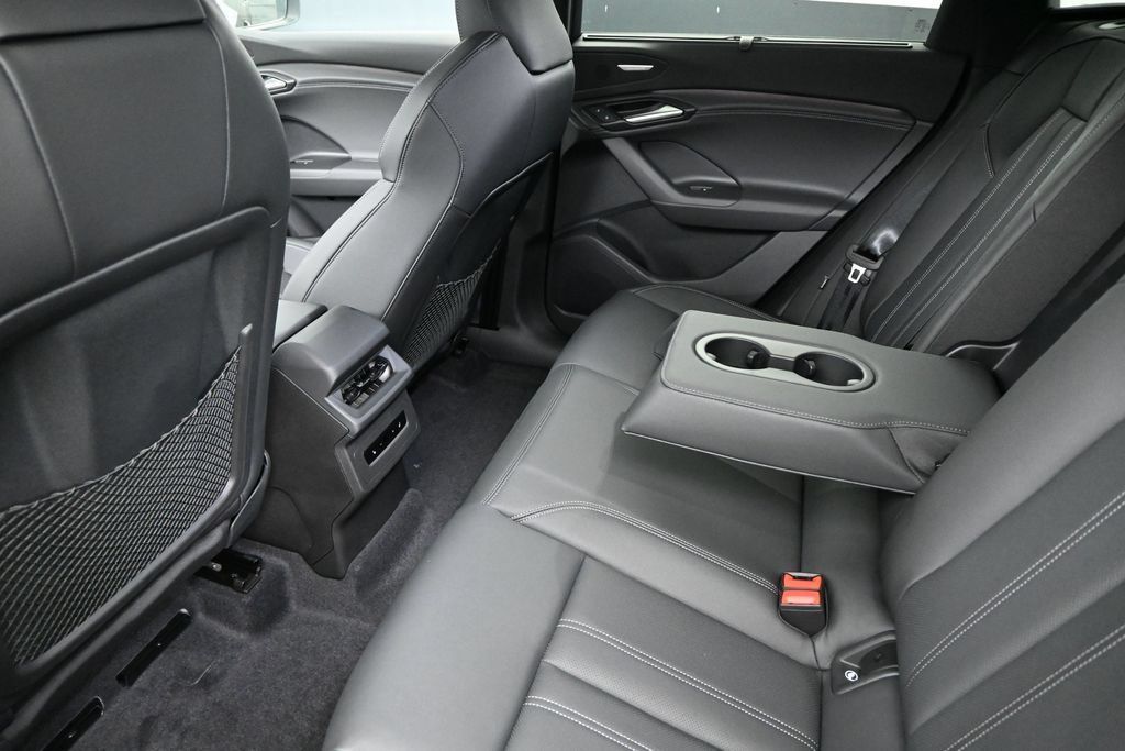 New 2027 Audi Q6 e-tron Premium Plus AWD/4WD image 18