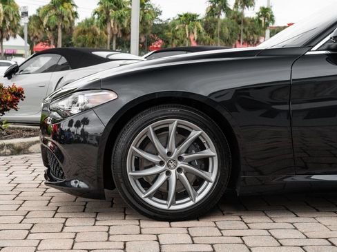 Used 2023 Alfa Romeo Giulia Lusso w/ Quick Order Package 22Z Lusso image 24