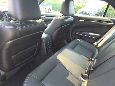 Used 2022 Chrysler 300 S w/ Comfort Group RWD image 11