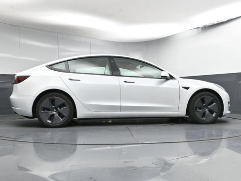 Used 2023 Tesla Model 3 Standard Range image 24
