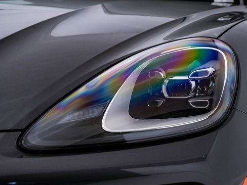 Certified 2023 Porsche Cayenne Coupe image 7