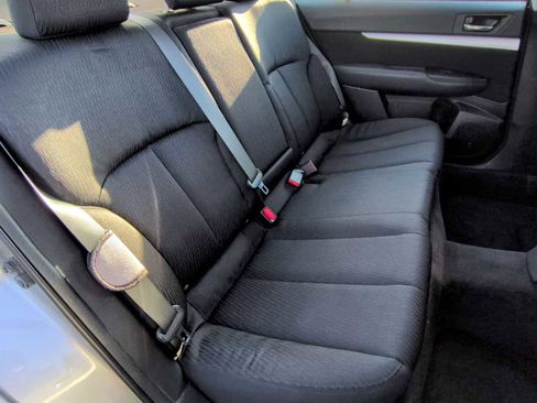 Used 2011 Subaru Legacy 2.5i Premium image 20