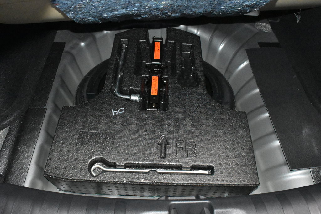 Certified 2025 Nissan Kicks Play S FWD image 28