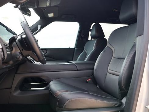 Used 2025 Nissan Armada SL w/ Captain's Chari Seat Package RWD image 10