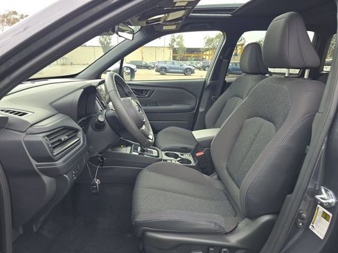 Used 2025 Subaru Forester Premium AWD/4WD image 7
