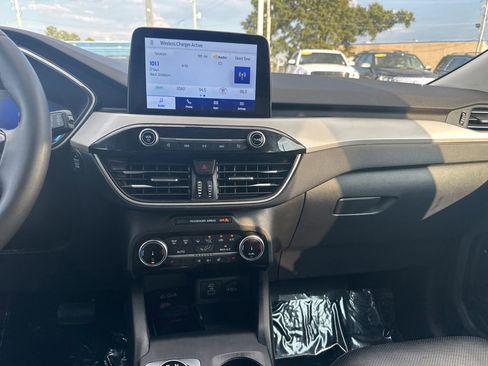 Used 2022 Ford Escape SEL w/ Technology Package image 17