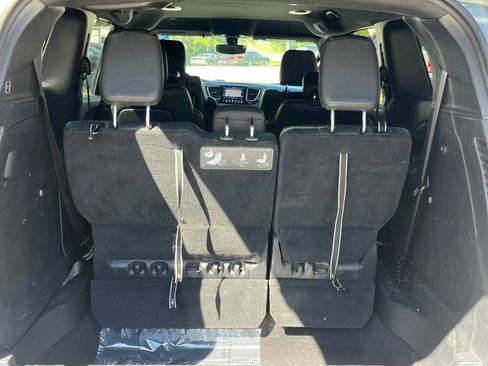 Used 2020 Chrysler Pacifica Touring-L Plus w/ S Appearance Package FWD image 31