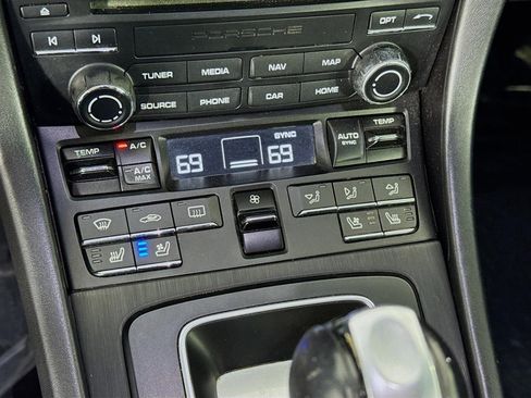 Used 2018 Porsche 911 Targa 4 GTS image 17