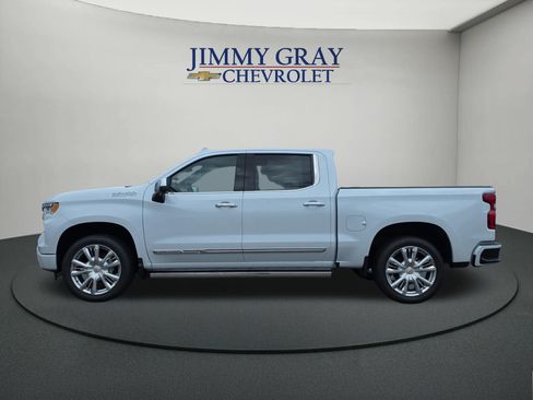 New 2026 Chevrolet Silverado 1500 High Country w/ High Country Premium Package AWD/4WD image 2
