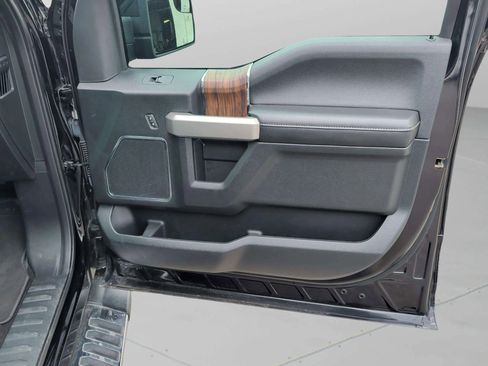 Used 2019 Ford F150 Lariat w/ Trailer Tow Package RWD image 17