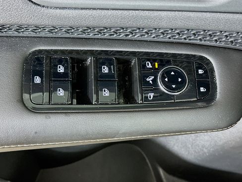 Used 2023 Nissan Ariya FWD image 15