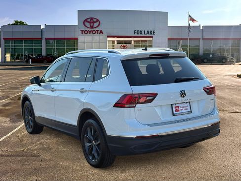 Used 2023 Volkswagen Tiguan SE AWD/4WD image 3