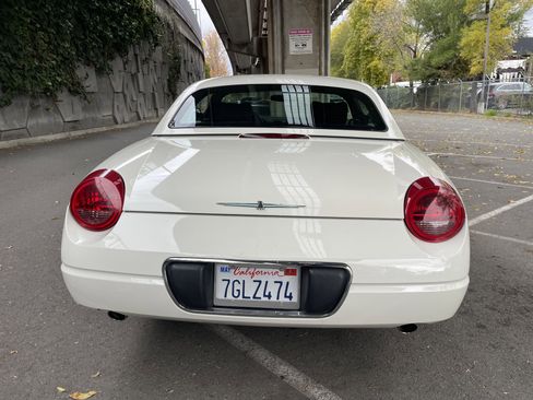 Used 2002 Ford Thunderbird image 12