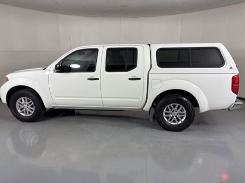 Used 2016 Nissan Frontier SV w/ SV Value Truck Package RWD image 5