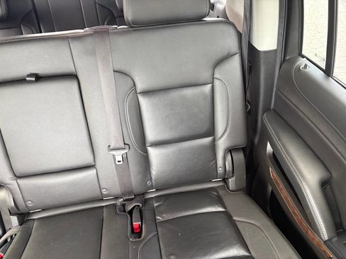 Used 2019 Chevrolet Suburban LT AWD/4WD image 16