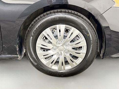 Used 2022 Nissan Altima 2.5 S FWD image 32