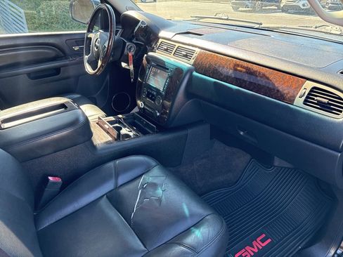 Used 2014 GMC Yukon Denali image 14