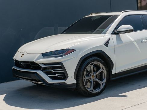 Used 2020 Lamborghini Urus AWD/4WD image 12