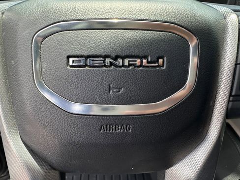 Used 2021 GMC Yukon Denali w/ Denali Ultimate Package RWD image 19