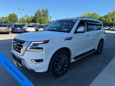 Used 2023 Nissan Armada Platinum w/ Captain's Chairs Package AWD/4WD image 4