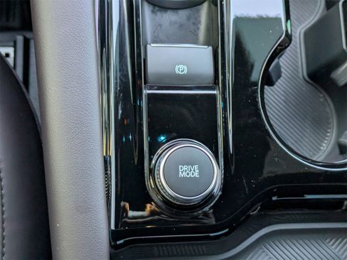 Used 2025 Ford Explorer Platinum w/ Ultimate Package image 26