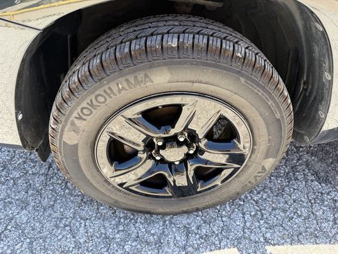 Used 2011 Toyota RAV4 4WD w/ Base L4 Extra Value Pkg image 9