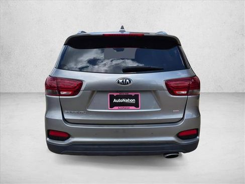 Used 2019 Kia Sorento FWD w/ LX Convenience Package image 6