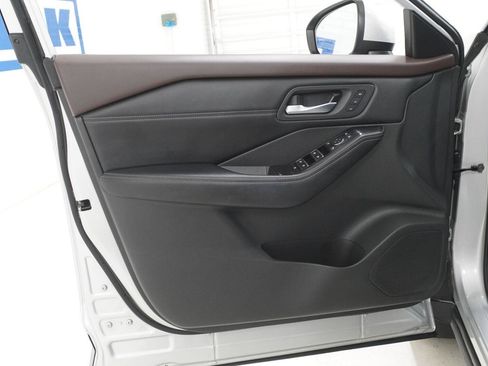 Used 2023 Nissan Rogue SL w/ SL Premium Package FWD image 21
