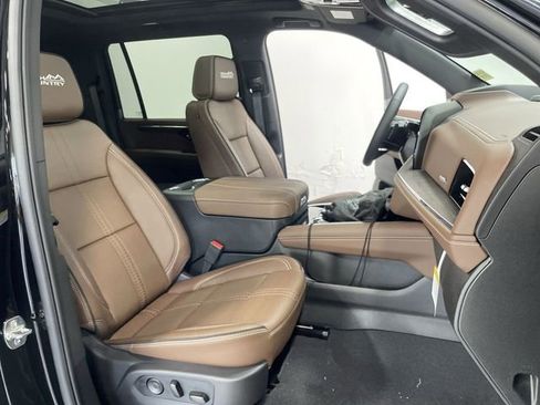 New 2026 Chevrolet Suburban High Country w/ Sun And Tow Package AWD/4WD image 27