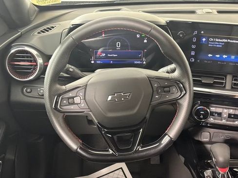 Used 2025 Chevrolet Trax RS w/ Driver Confidence Package FWD image 15