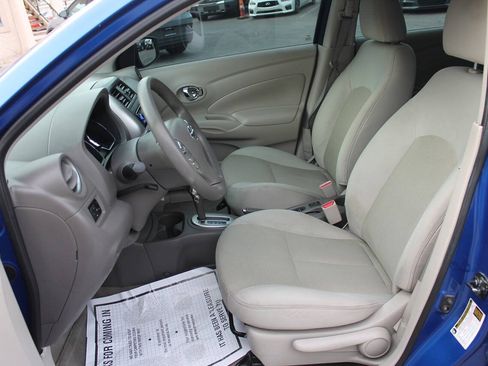 Used 2015 Nissan Versa SV FWD image 19