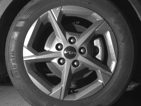 Used 2025 Kia K4 LXS image 13