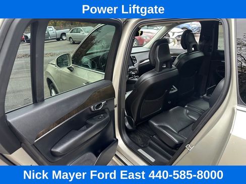 Used 2018 Volvo XC90 T6 Momentum w/ Convenience Package image 18