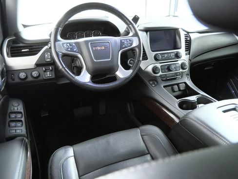 Used 2016 GMC Yukon SLT w/ HD Trailering Package AWD/4WD image 4