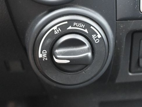 Used 2022 Nissan Titan S image 19