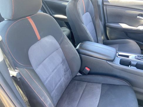Used 2025 Nissan Sentra SR FWD image 22