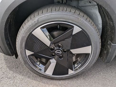 New 2025 Nissan Kicks SR w/ SR Premium Package image 16