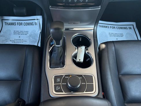 Used 2020 Jeep Grand Cherokee Limited AWD/4WD image 27