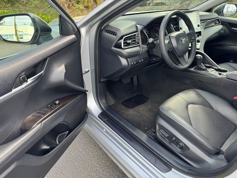 Used 2024 Toyota Camry XSE FWD image 6