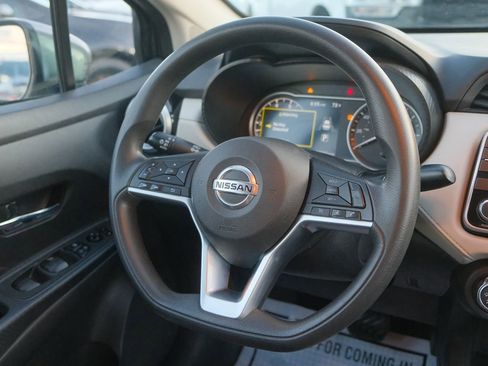 Used 2021 Nissan Versa SV image 34