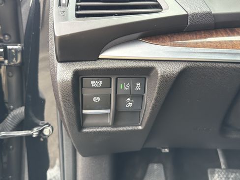 Used 2018 Acura MDX SH-AWD w/ Technology Package image 17
